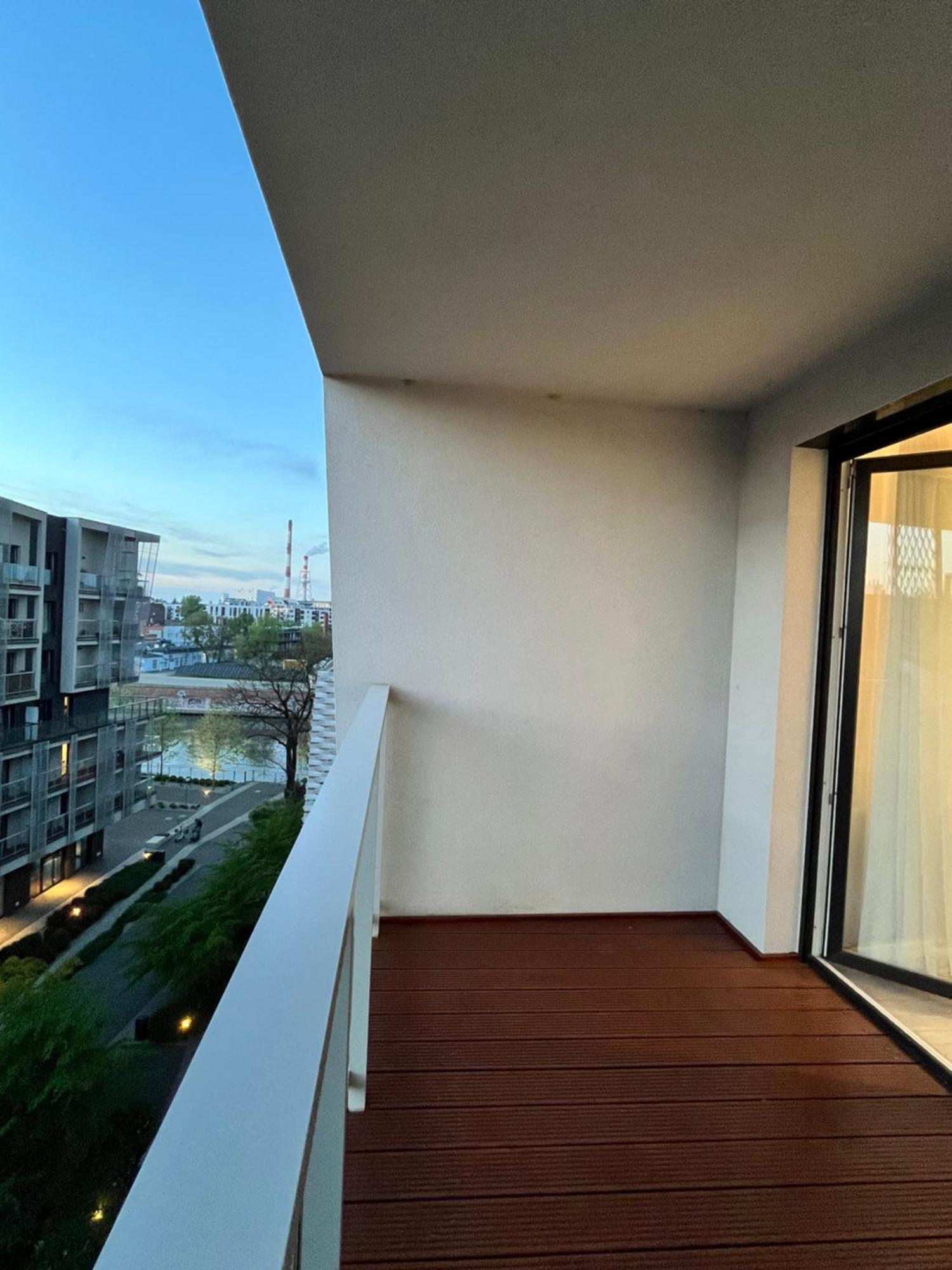 Family House By The River Odra -Panoramic Terrace - 3Room Apartment With 2 Separate Bedrooms And 2 Balconies By Wroapart-Pl- Perfect For Family & Business Stays Wroclaw Exterior photo